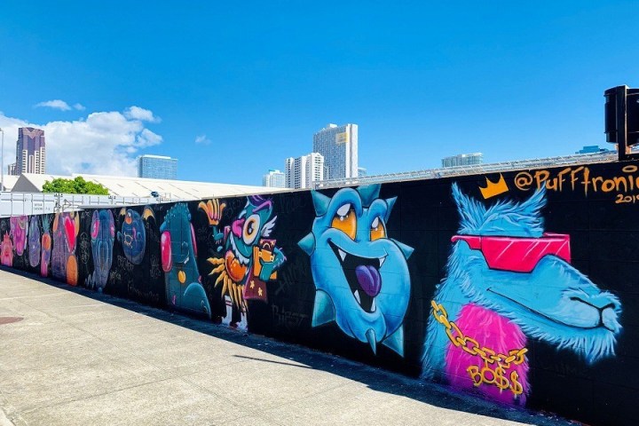 Kakaako Street Art Pow!Wow!Hawaii! by LeaLea Trolley